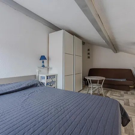 Holiday home Maison A 350m De La Avec Terrasse, 4 Pers., Parking Prive, - Fr-1-521-243